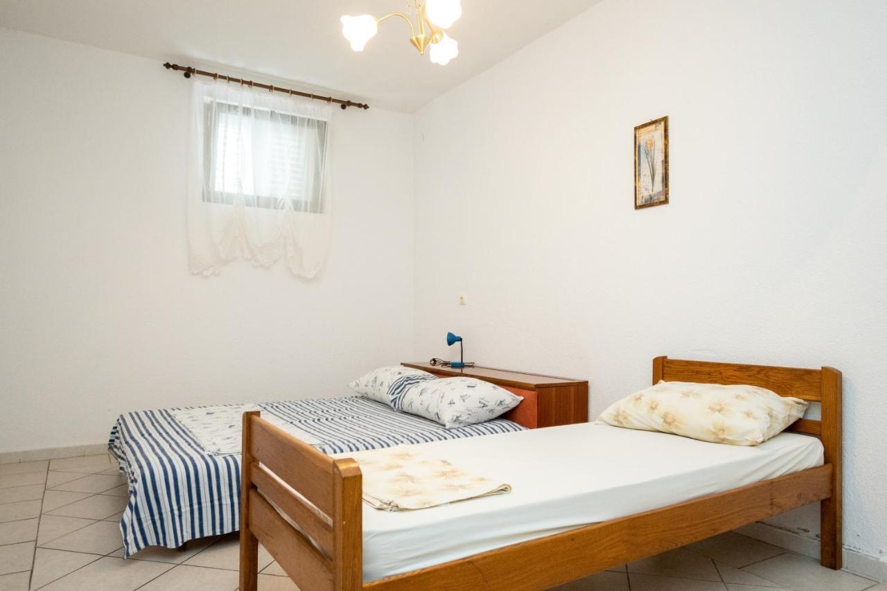 Apartments And Rooms By The Sea Posedarje, Novigrad - 21123 エクステリア 写真